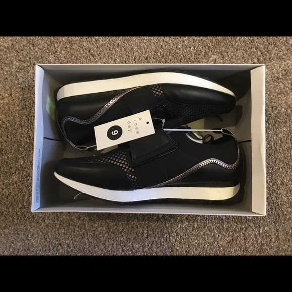 COPY - NIB Women’s Deena Lace Up Sneaker - Picture 5 of 5